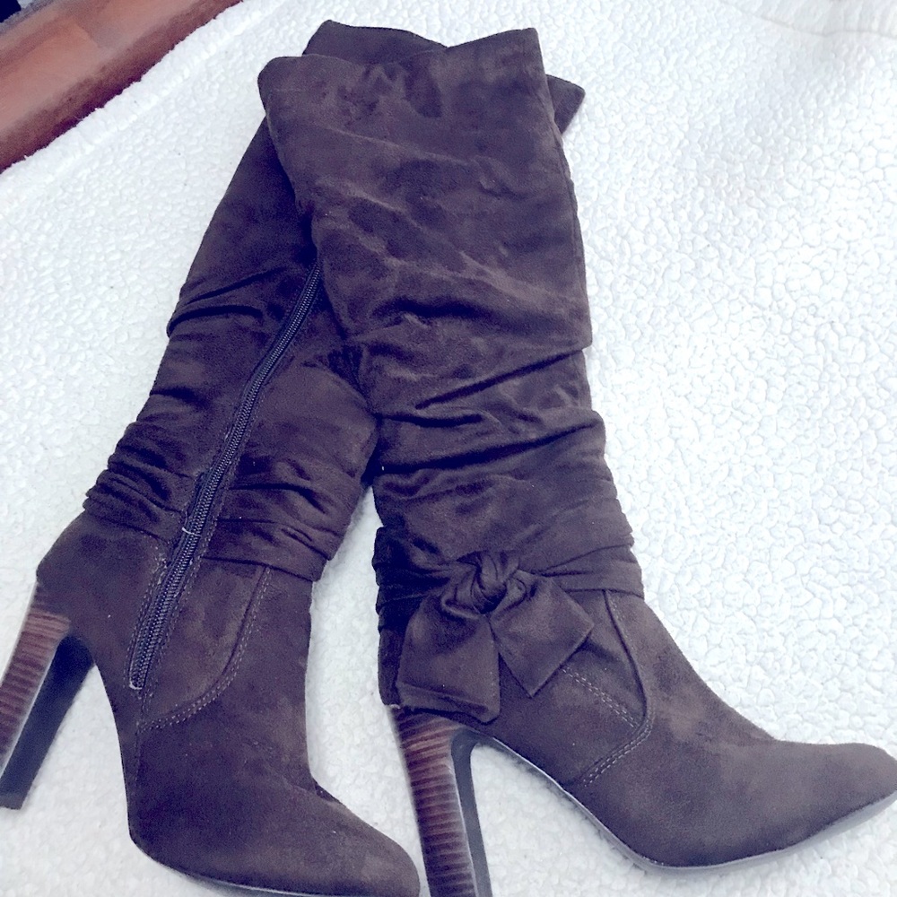Knee-high boots. Dark brown suede like.